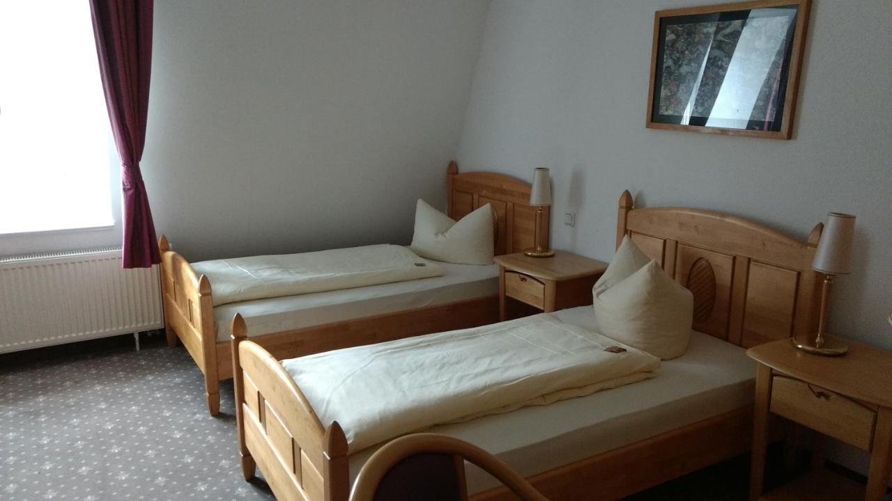 Lindenhof / Gastehaus An Der Teufelsmauer Hotel ทาเลอ ภายนอก รูปภาพ